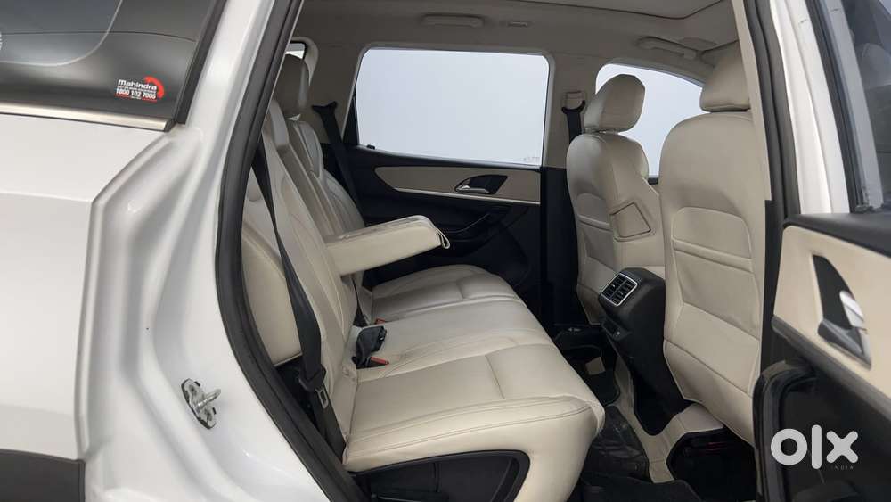 Mahindra Xuv700 2.2 Ax 7 Diesel At Luxury Pack Str, 2023, Diesel