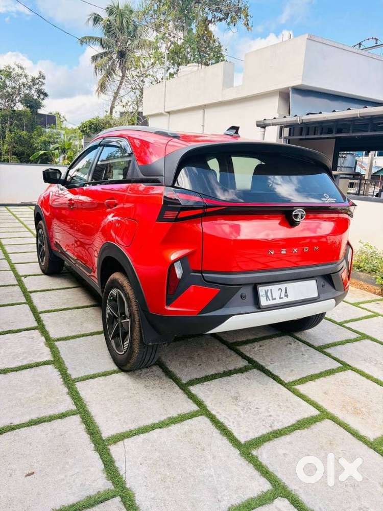 Tata Nexon Creative Plus 1.2 Revotron Petrol 6 Mt, 2023, Petrol