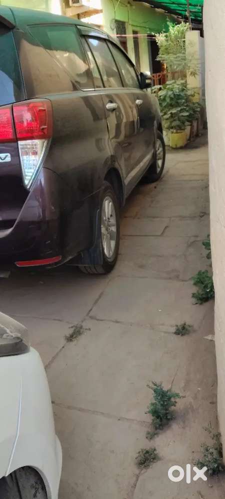 Toyota Innova Crysta 2016 Diesel 120000 Km Driven