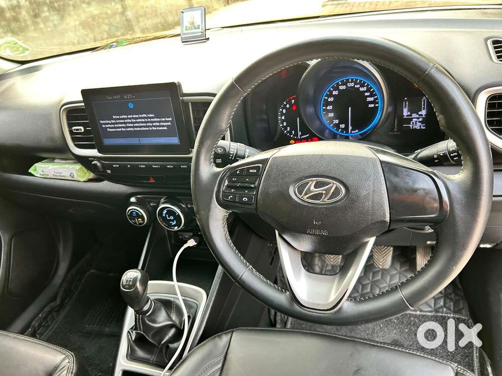 Hyundai Venue Petrol 2022