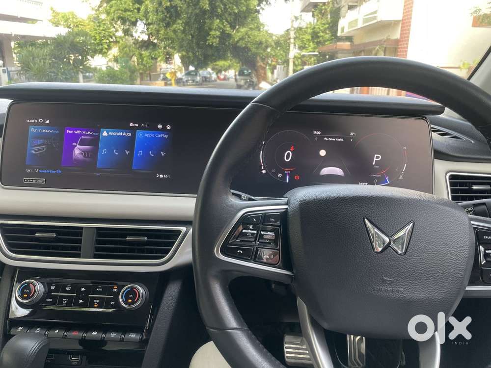 Mahindra Xuv700 2.2 Ax 7 Diesel At Luxury Pack Str Awd, 2022, Diesel
