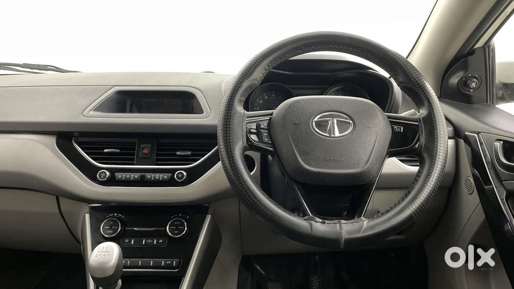 Tata Nexon 1.2 Revotron Xt, 2018, Petrol