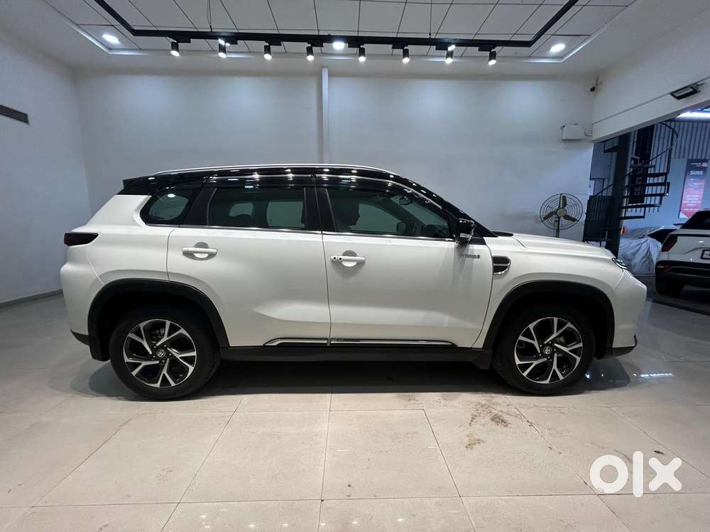 Toyota Urban Cruiser Hyryder V Hybrid Aero Edition, 2025, Petrol