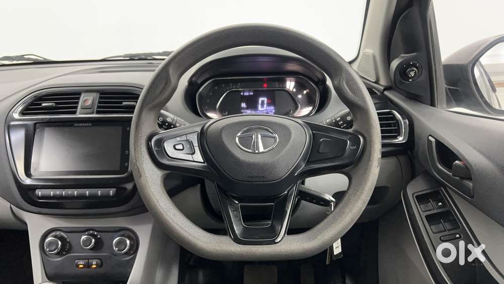 Tata Tiago Xza, 2022, Petrol