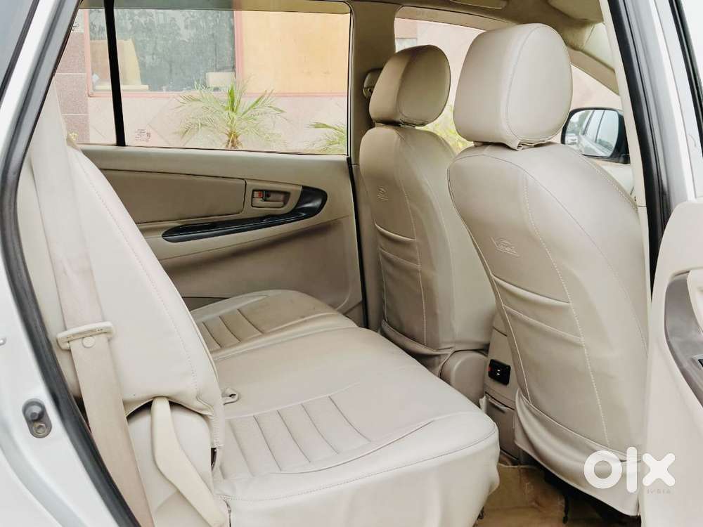 Toyota Innova 2.5 Gx 7 Seater Limited Edition, 2015, Diesel