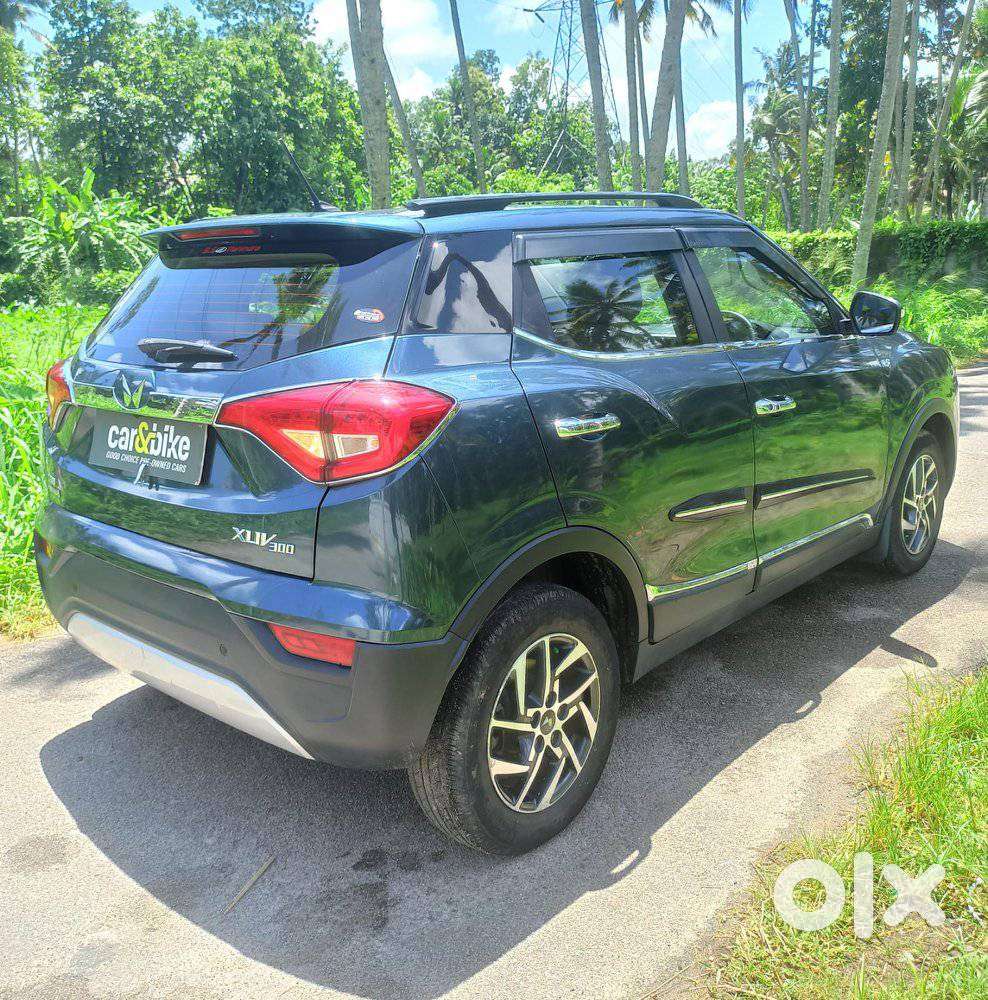 Mahindra Xuv300 1.2 W8 Amt Petrol, 2022, Petrol