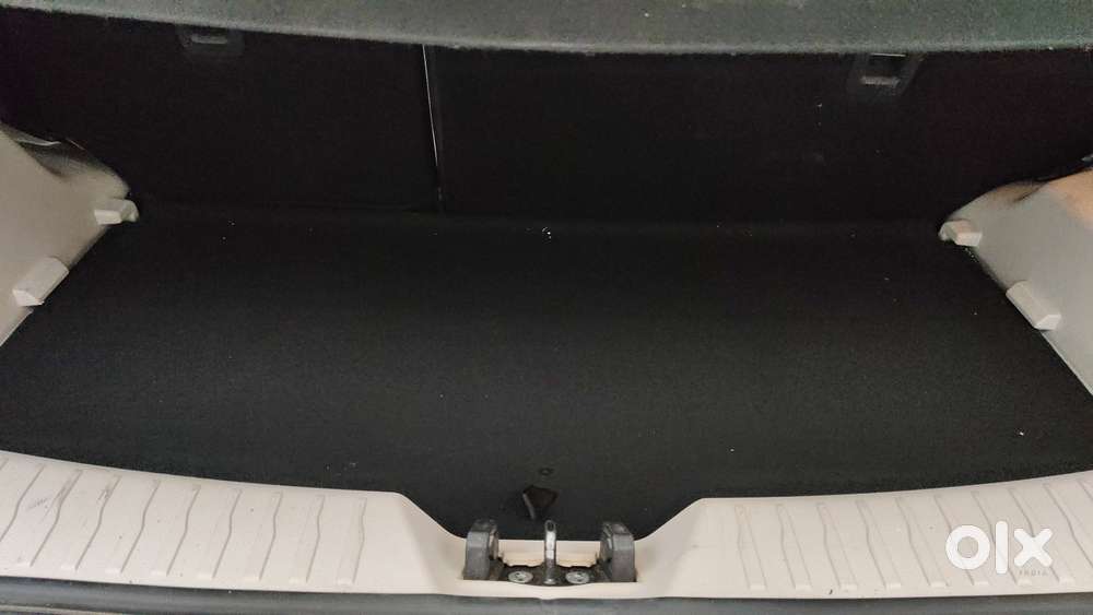 Mahindra Xuv300 W8 Option, 2020, Petrol