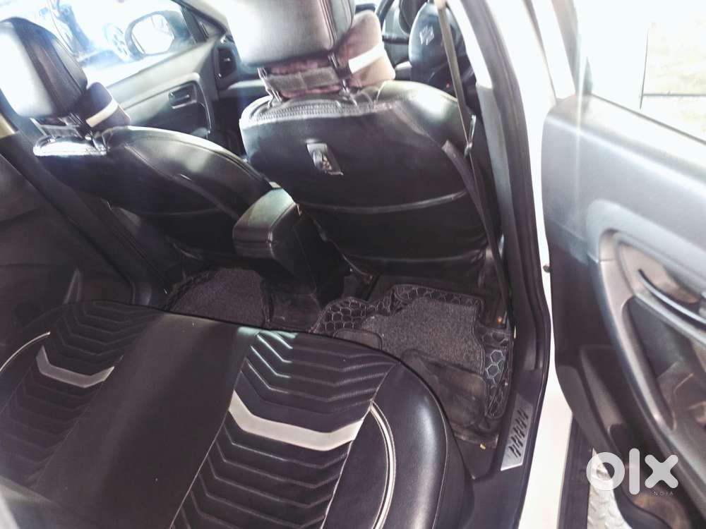 Maruti Suzuki Brezza Zdi+ Dual Tone, 2017, Diesel