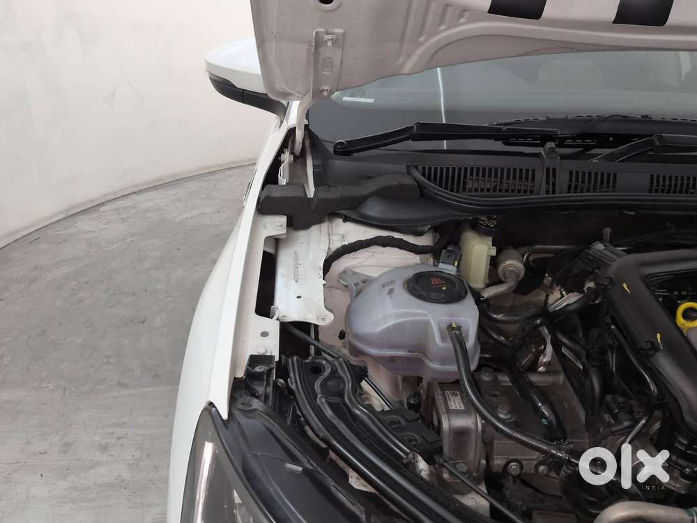 Skoda Slavia Style 1.0l Tsi At, 2022, Petrol
