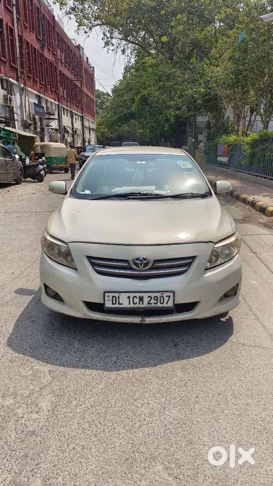 Corolla Altis 2010 , Less Driven Petrol+ Cng