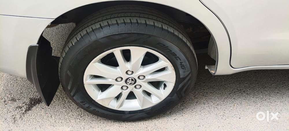 Toyota Innova Crysta 2.4 Gx Mt, 2017, Diesel