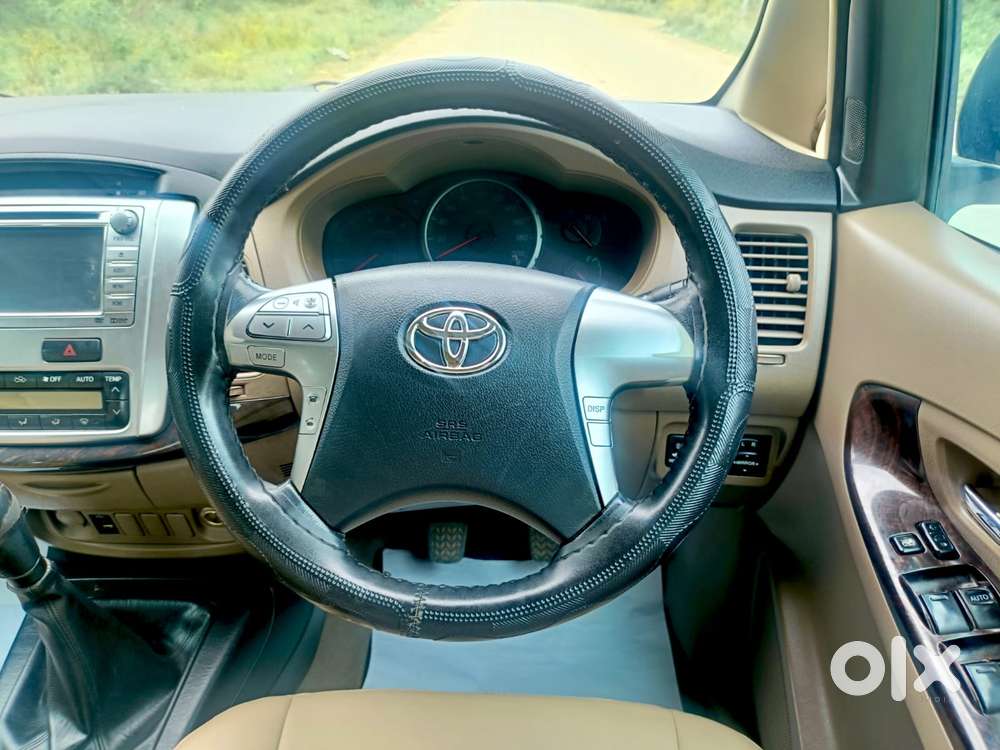Toyota Innova 2.5 Zx 7 Str Bs-iv, 2015, Diesel