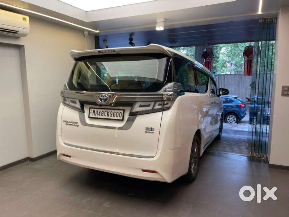 Toyota Vellfire 2.5 Hybrid, 2023, Petrol