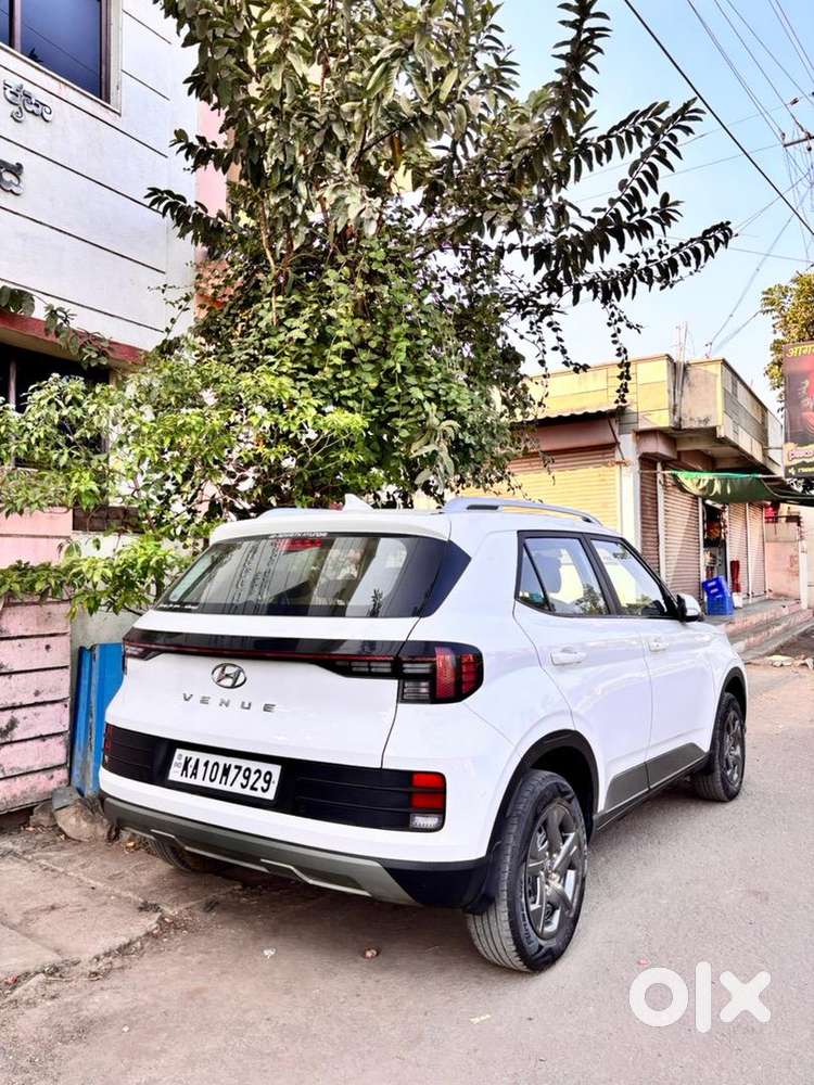 Hyundai Venue 2024 Petrol Good Condition