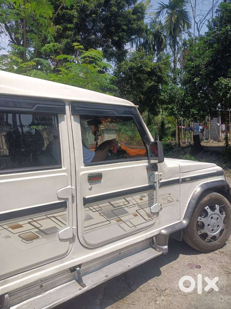 Bolero 9seater 2012-october