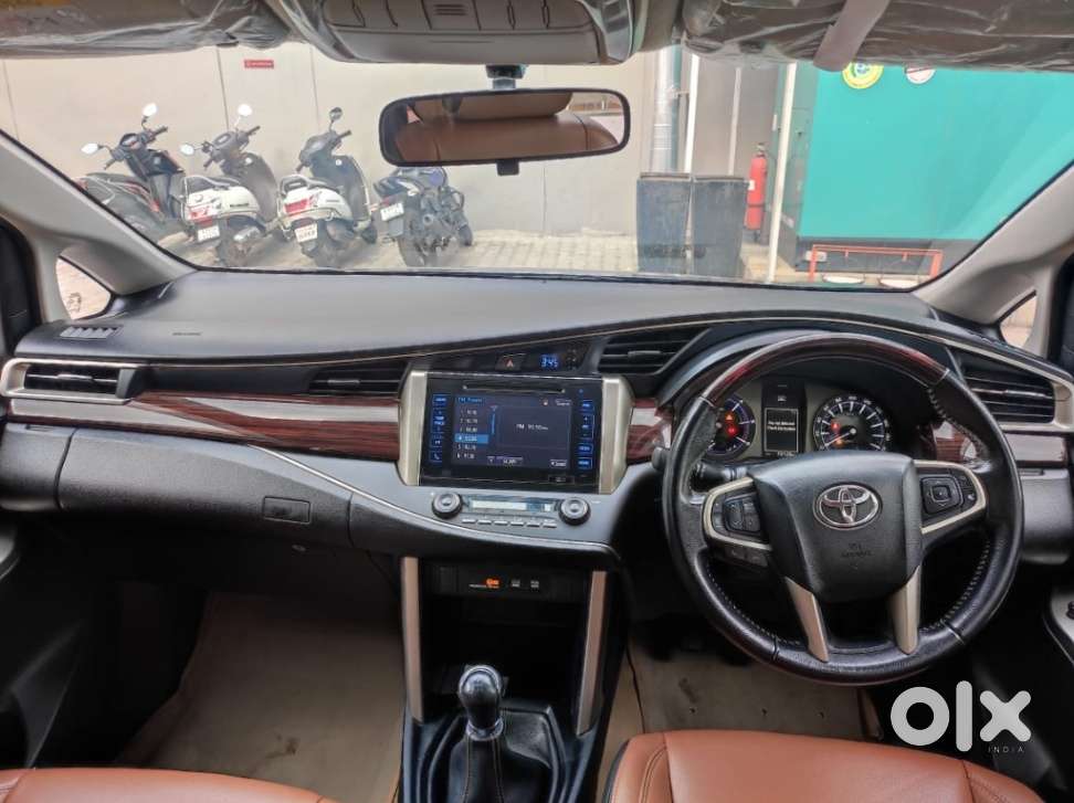 Toyota Innova Crysta 2.4 V 7 Str, 2017, Diesel
