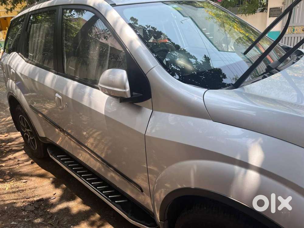 Mahindraxuv500(w6)-8yrs-diesel-manual