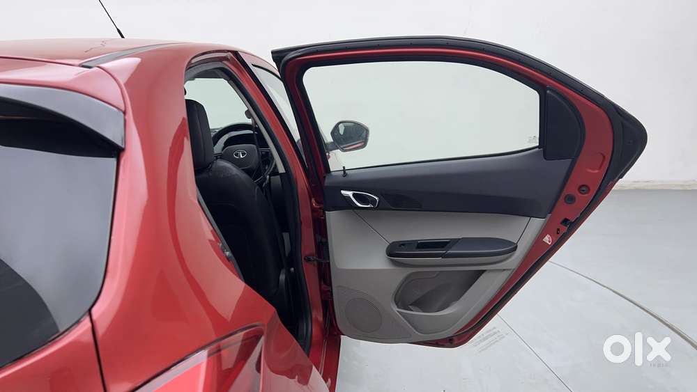 Tata Tiago Xza, 2019, Petrol