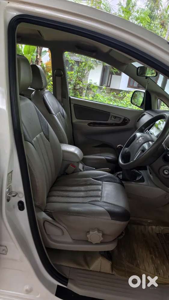 Toyota Innova 2014 Diesel Well Maintained