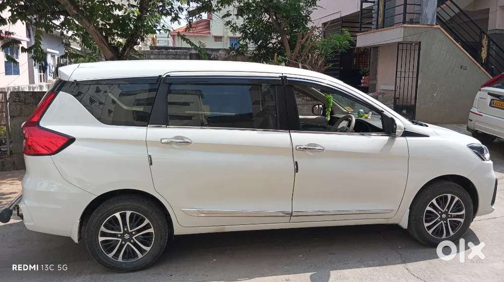 Car Good Condition Well Maintained, Show Room Services Very Low Km Dri