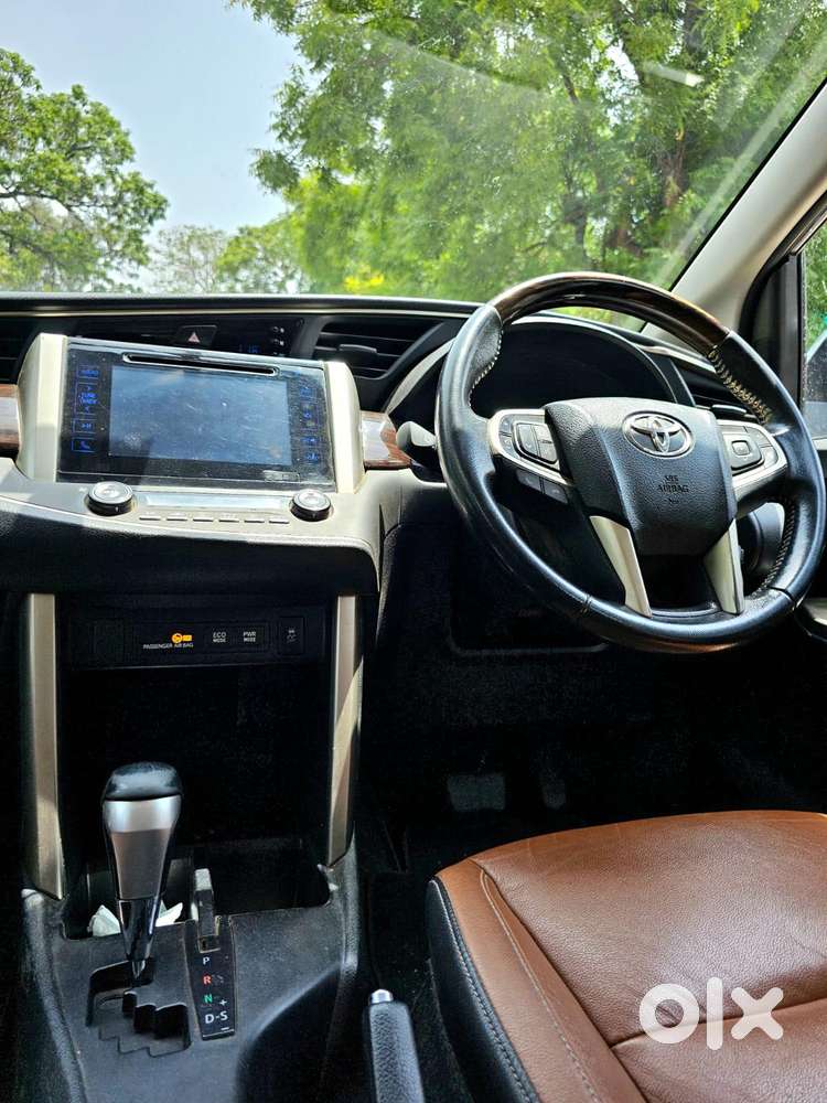 Toyota Innova Crysta 2.8z Automatic, 2016, Diesel