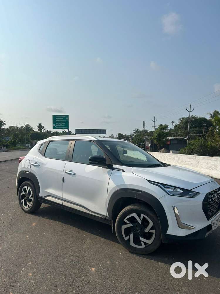 Nissan Magnite 1.0 Xv Turbo Cvt, 2022, Petrol