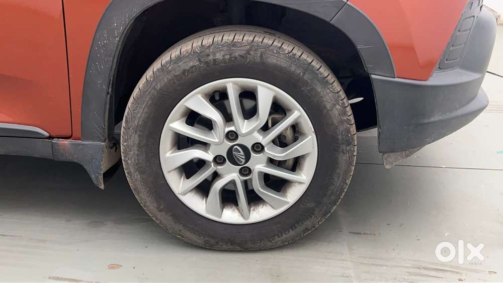Mahindra Kuv 100 Mfalcon G80 K6 Plus, 2017, Petrol