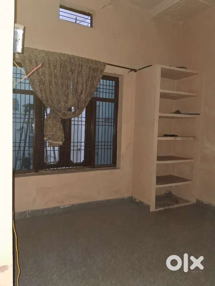 Spacious Godown / Warehouse Space for Rent in Krishna Nagar, Mathura