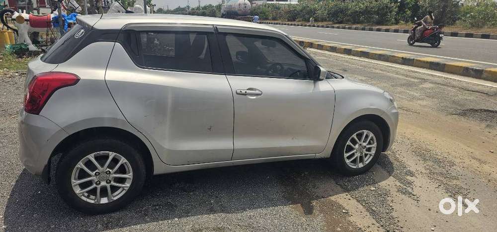 Maruti Suzuki Swift 1.3 Zxi, 2023, Petrol
