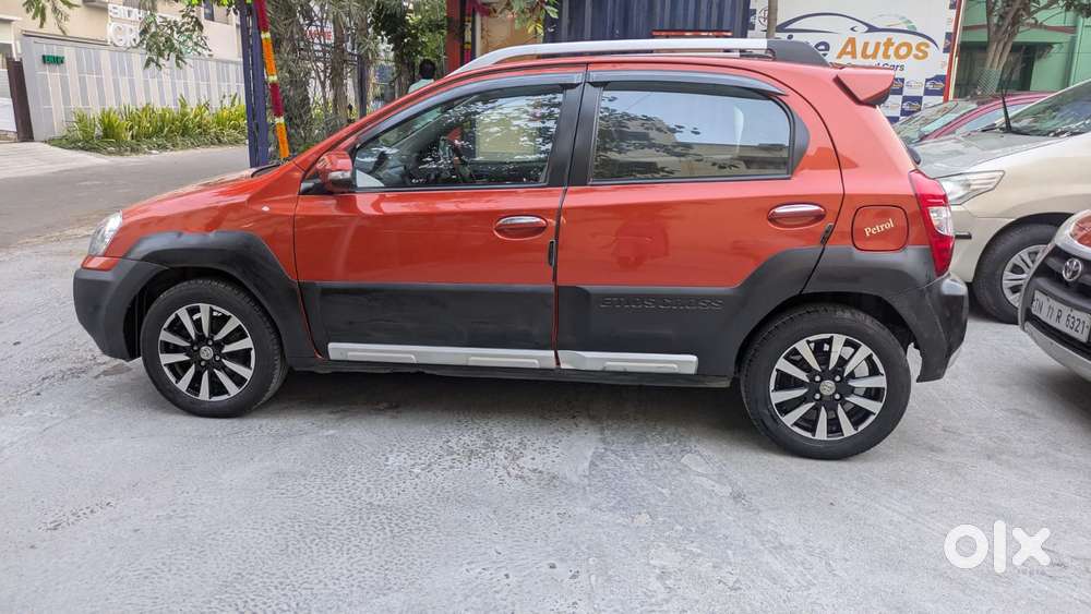 Toyota Etios Cross 1.5l V, 2016, Petrol