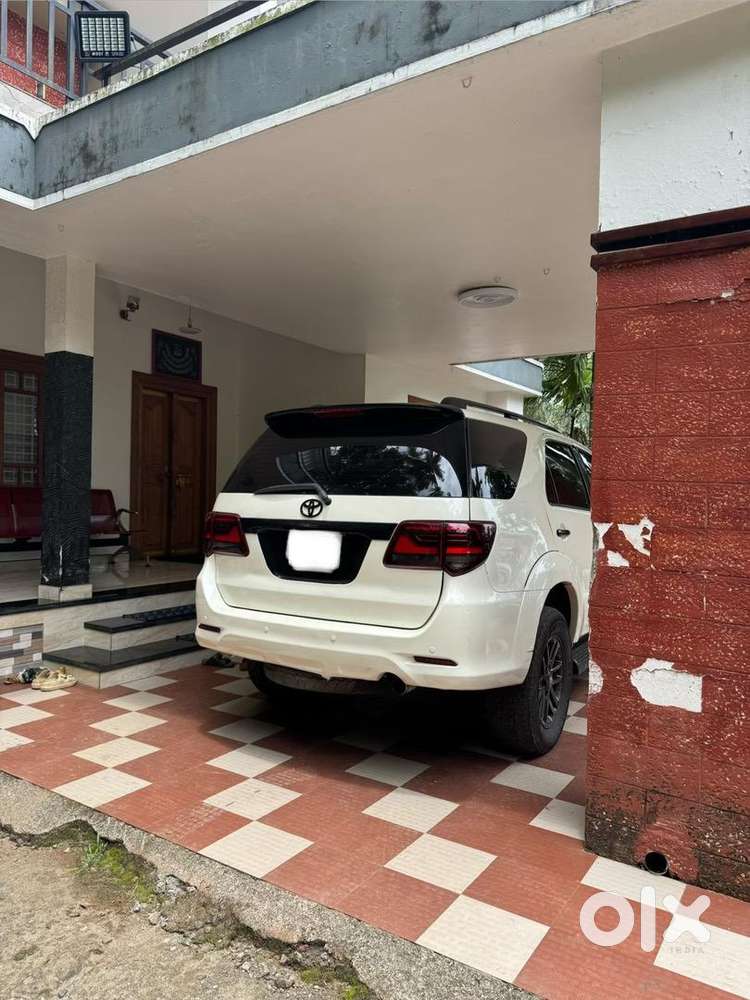 Toyota Fortuner 2015