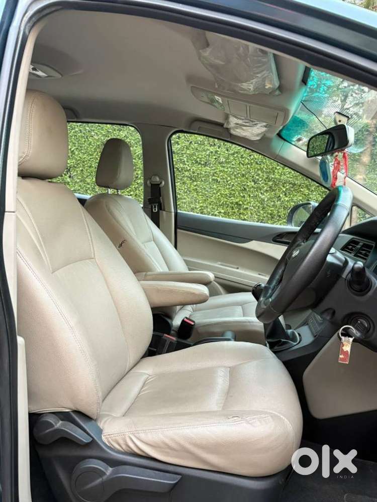Mahindra Marazzo M4, 2018, Diesel