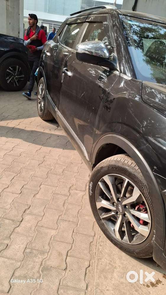 Mahindra Xuv300 2019 Petrol Well Maintained