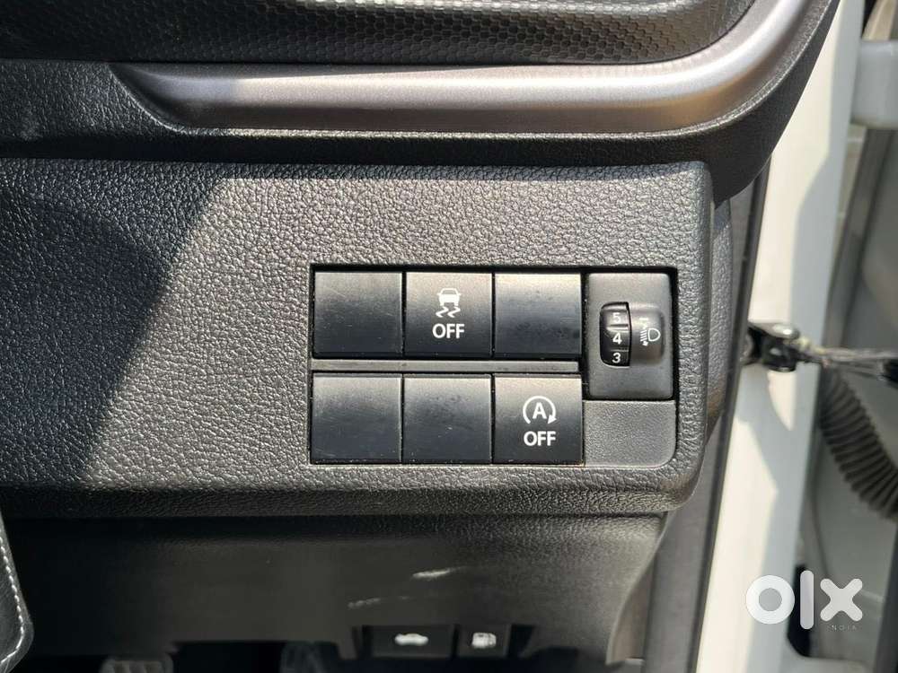 Maruti Suzuki Brezza 1.5 Vxi Smart Hybrid, 2023, Petrol