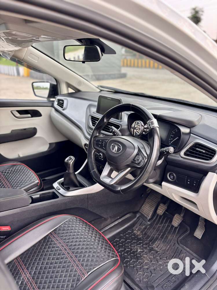 Tata Altroz Xz Plus (s) Dark Edition, 2023, Petrol