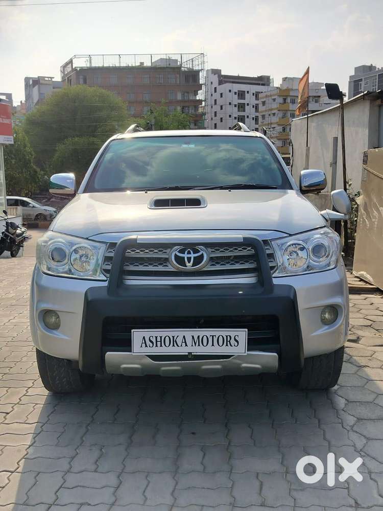 Toyota Fortuner 3.0 4x4 Manual, 2011, Diesel