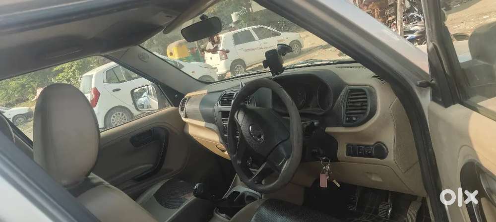 Mahindra Tuv 300 2018 Diesel Car Urjant Sell