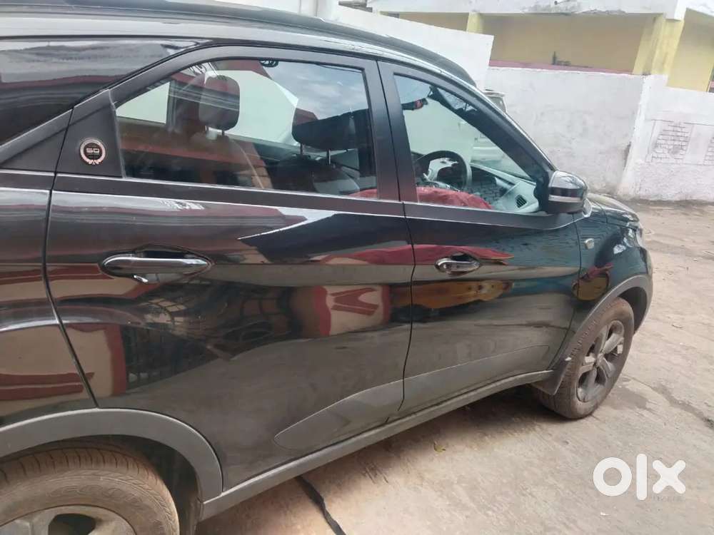 Tata Nexon Xza Dark Edition With Automatic Gear & Sun Roof