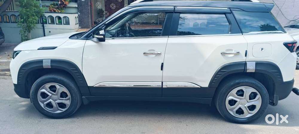 Maruti Suzuki Brezza 1.5 Vxi Smart Hybrid, 2024, Petrol