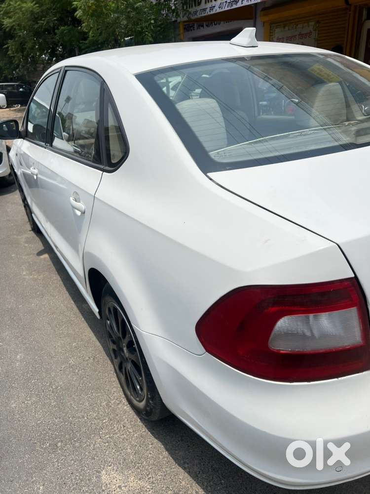 Skoda Rapid 2015 Diesel Automatic Elegance Plus