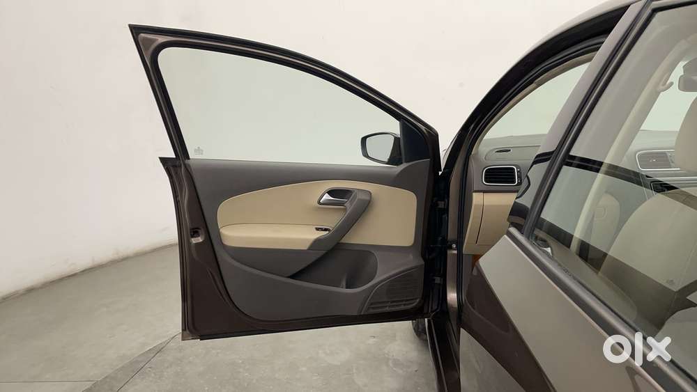 Volkswagen Vento 1.2 Tsi Highline At, 2016, Petrol