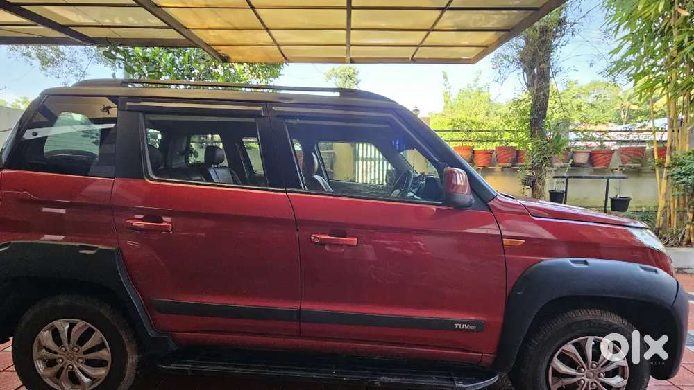 Mahindra Tuv 300 2017