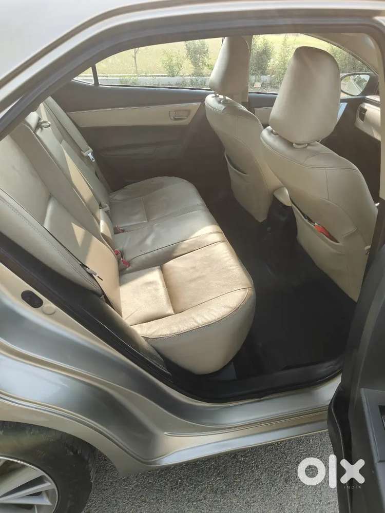 Toyota Corolla Altis 2015