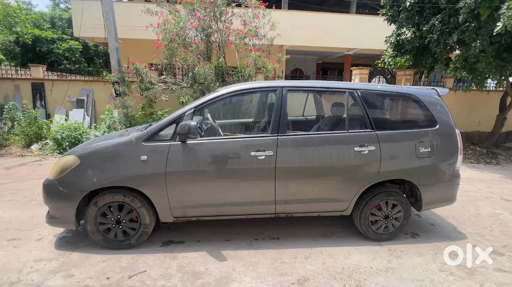 Toyota Innova Diesel 2011