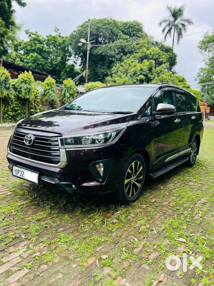 Toyota Innova Crysta, 2022, Petrol