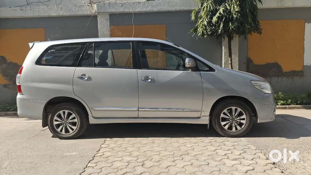 Toyota Innova Diesel (2016) Model And 85343 Kms Driven