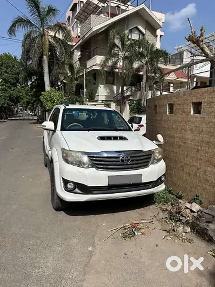 Toyota Fortuner Diesel 2012