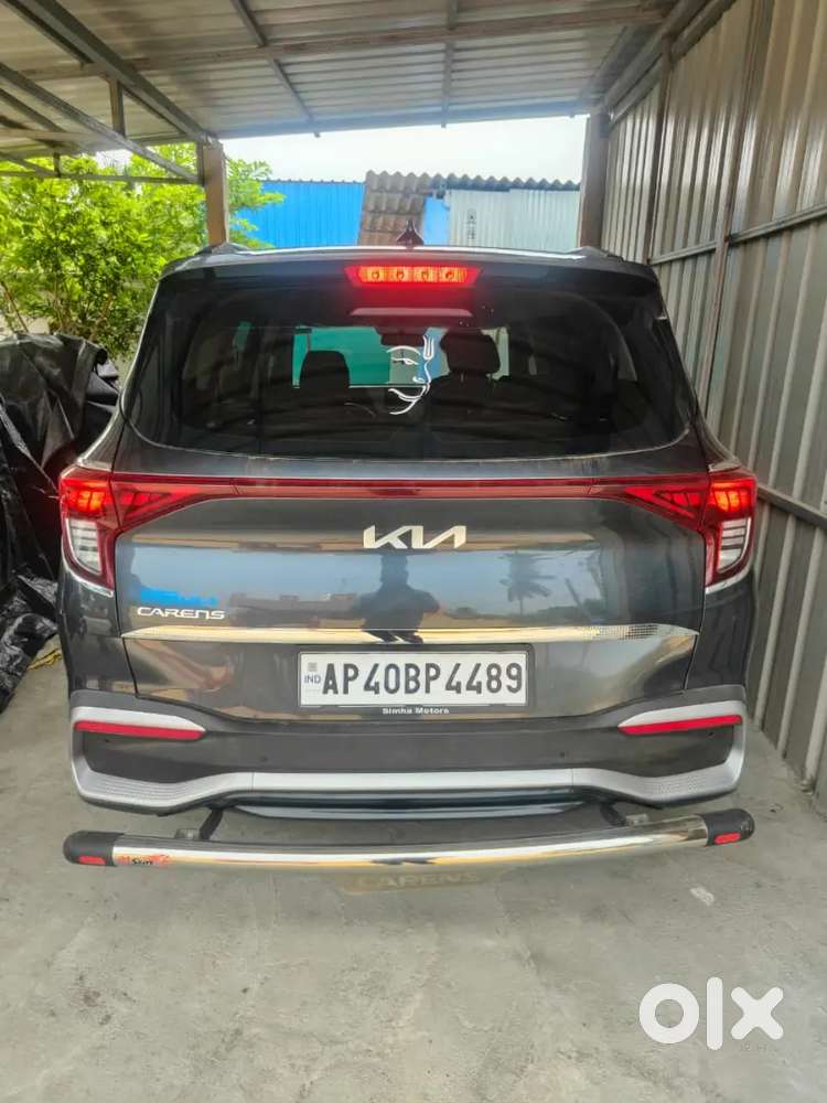 Kia Carens 2024 Petrol Well Maintained