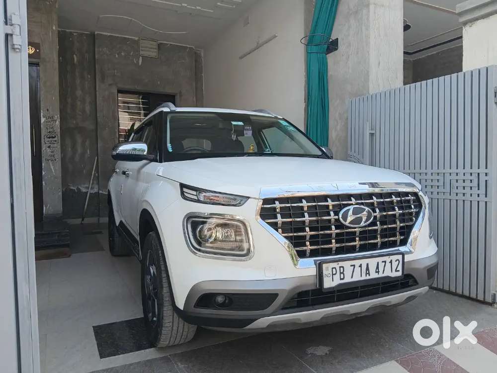 2nd Owner, Sx Top Model , Fully Insured , With Sunroof