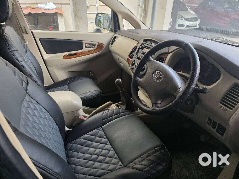 Toyota Innova 2.5 Vx 8 Seater Bs Iv, 2008, Diesel